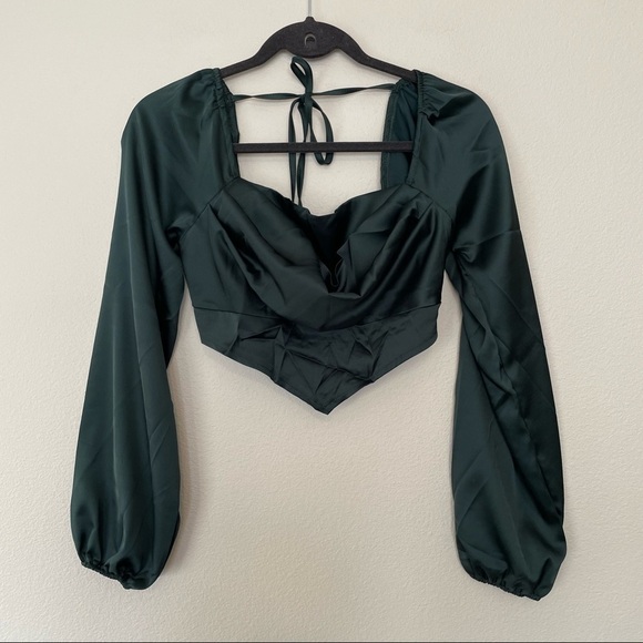 New in package shein emerald green satin cropped blouse sz.M(6) - Picture 1 of 3